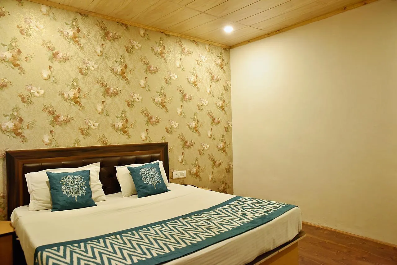 שימלה Oyo 8917 Hotel Crystal Palace