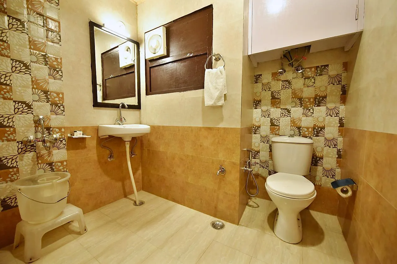 שימלה Oyo 8917 Hotel Crystal Palace