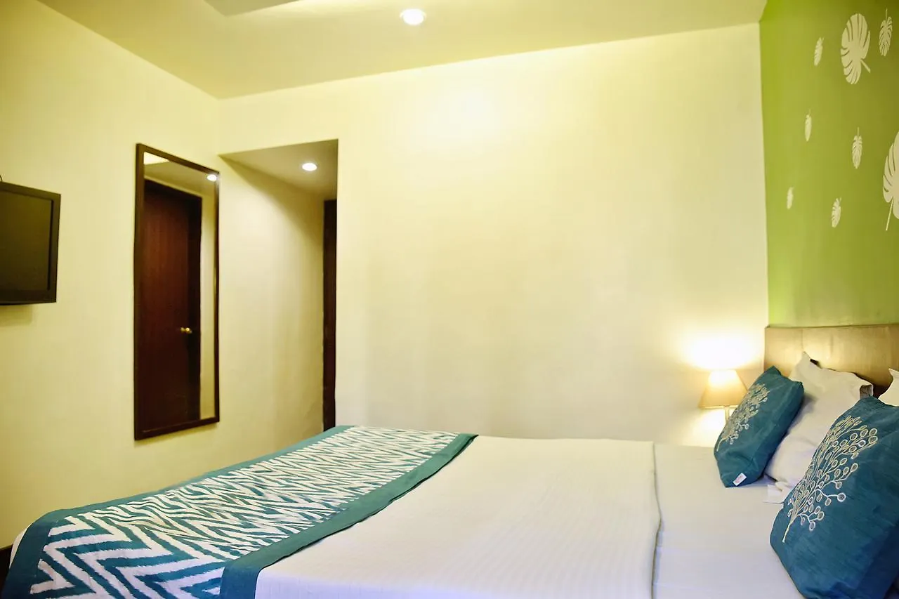 שימלה Oyo 8917 Hotel Crystal Palace